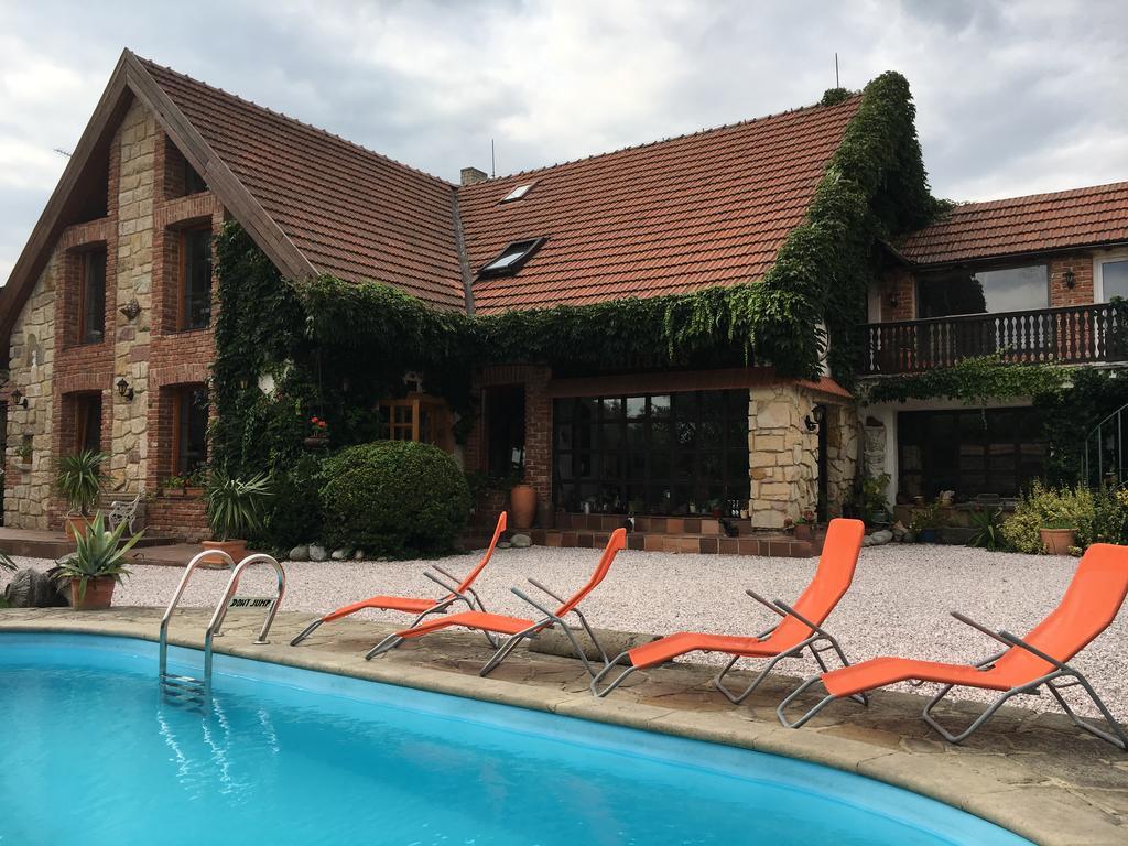 Penzion Prezident Soberaz Exterior photo